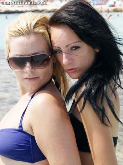 Beach - chantelle and sahara 71/100