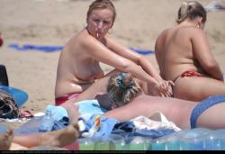 Topless girls on the beach - 289 - part 1 32/37