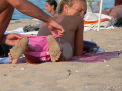 Nude girls on the beach - 180 44/49