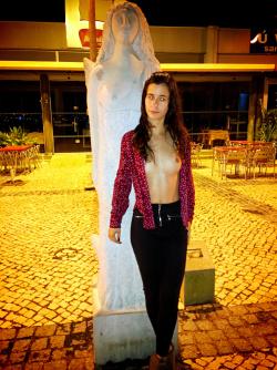 Hot Babe Nude in Public