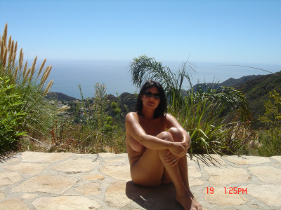 Sexy amateur brunette with big boobs (39 pictures)