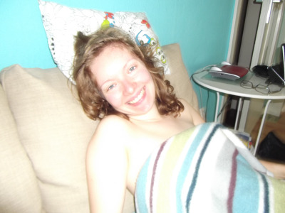 German amateur girlfriend shows her wet pussy