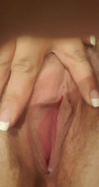 Chubby Babe with Big Boobws shows her Wet Pussy