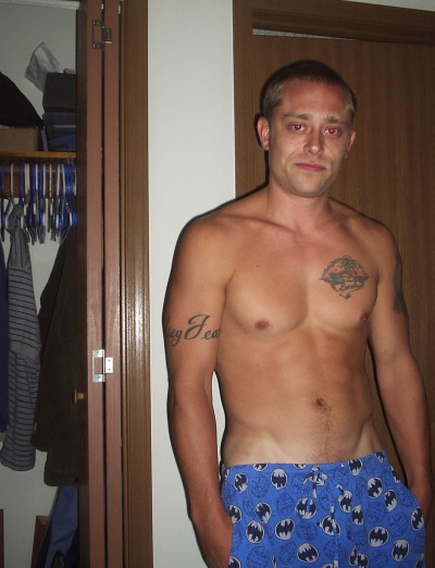 Hot amateur threesome (25 pictures)